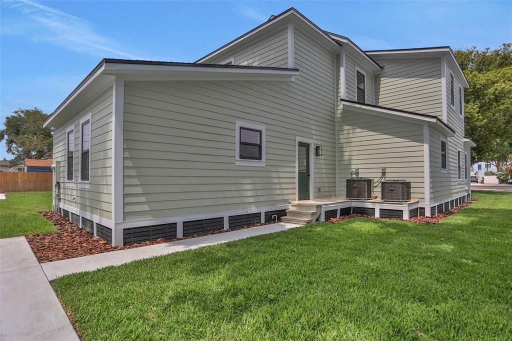 For Sale: $650,000 (5 beds, 3 baths, 2789 Square Feet)