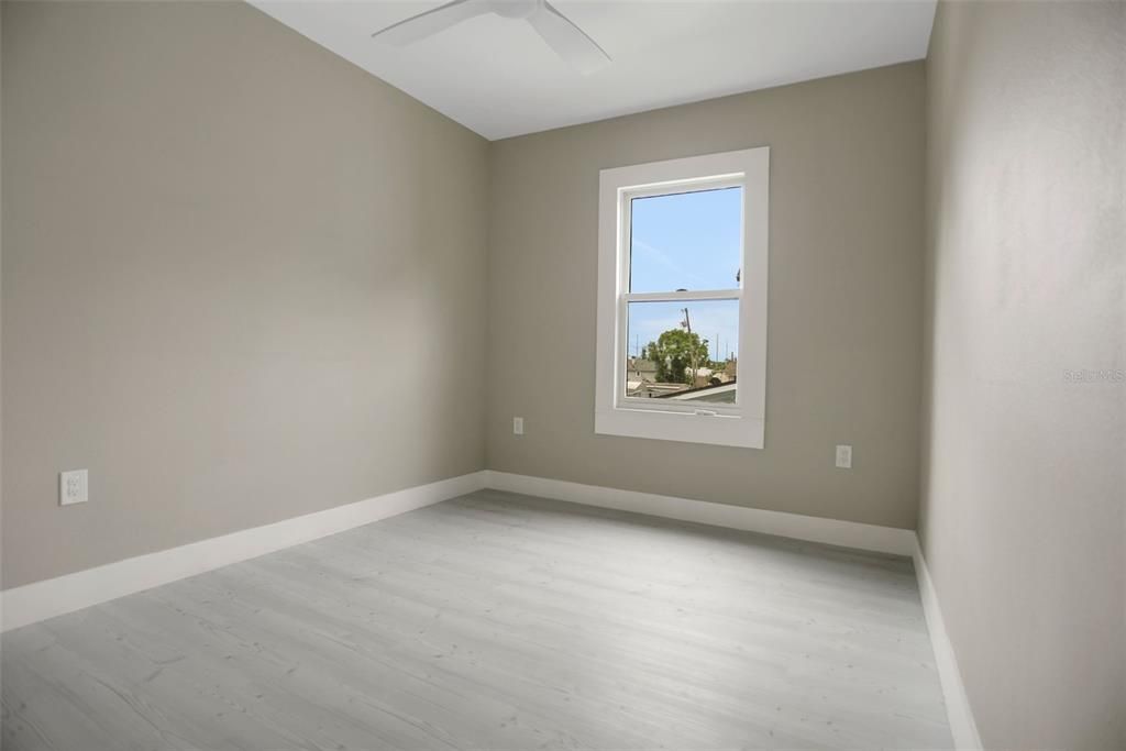 For Sale: $650,000 (5 beds, 3 baths, 2789 Square Feet)