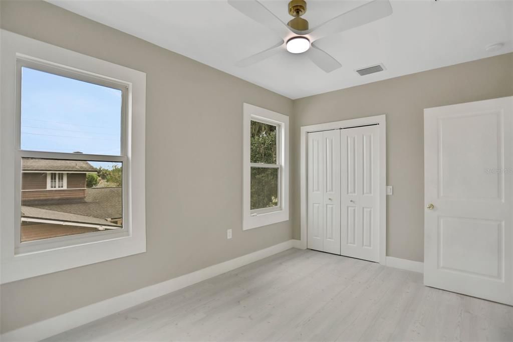 For Sale: $650,000 (5 beds, 3 baths, 2789 Square Feet)