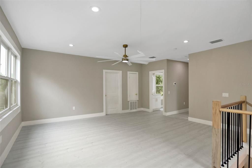 For Sale: $650,000 (5 beds, 3 baths, 2789 Square Feet)