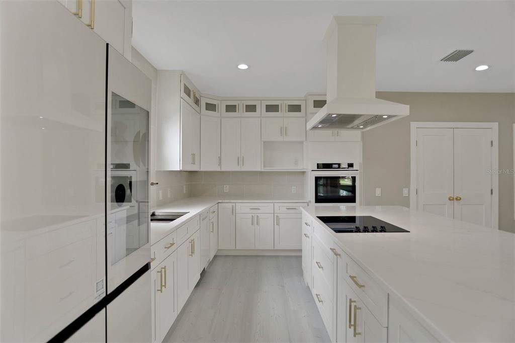 For Sale: $650,000 (5 beds, 3 baths, 2789 Square Feet)