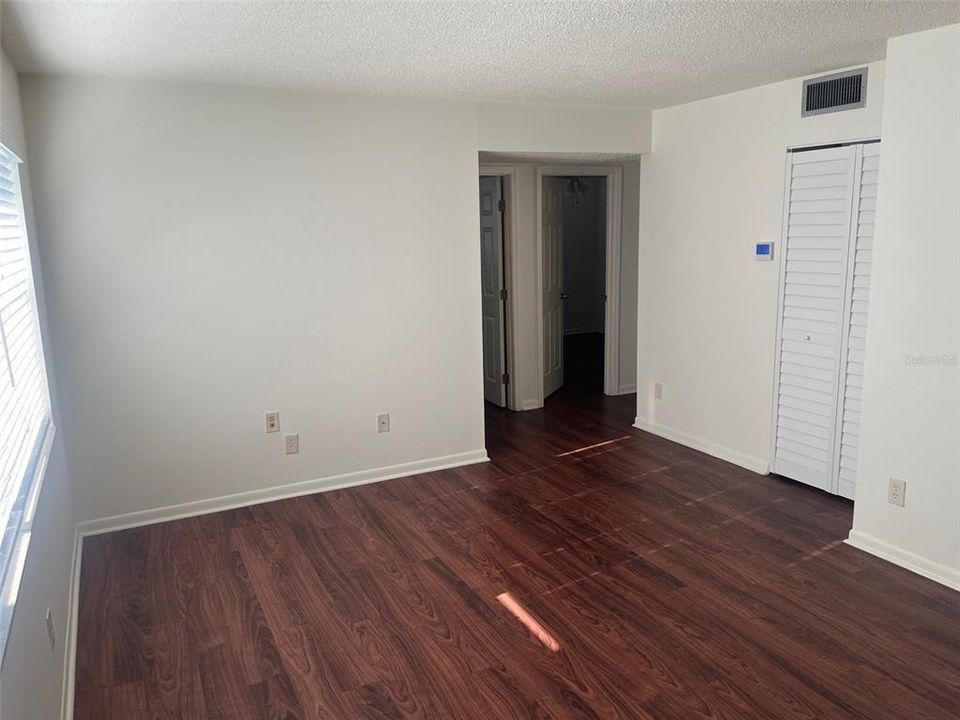 出租: $2,200 (2 贝兹, 1 浴室, 750 平方英尺)