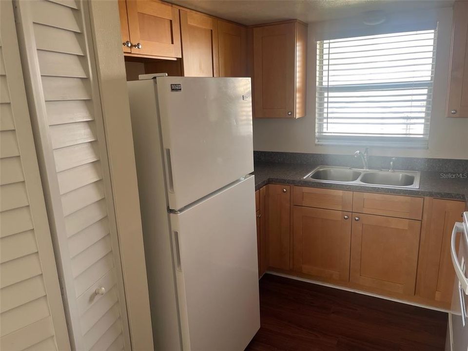 出租: $2,200 (2 贝兹, 1 浴室, 750 平方英尺)