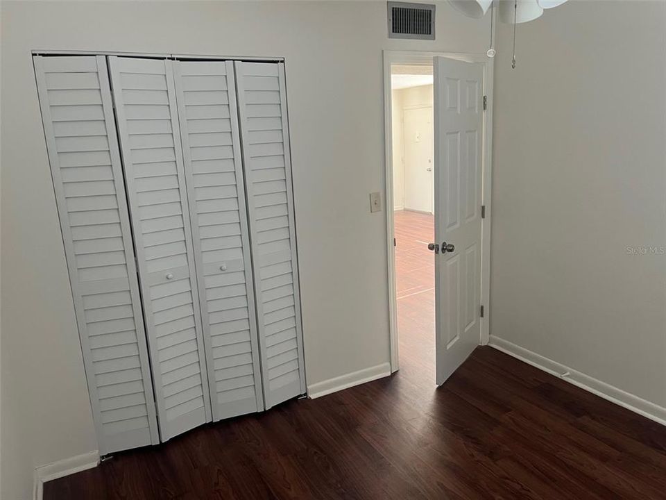 出租: $2,200 (2 贝兹, 1 浴室, 750 平方英尺)