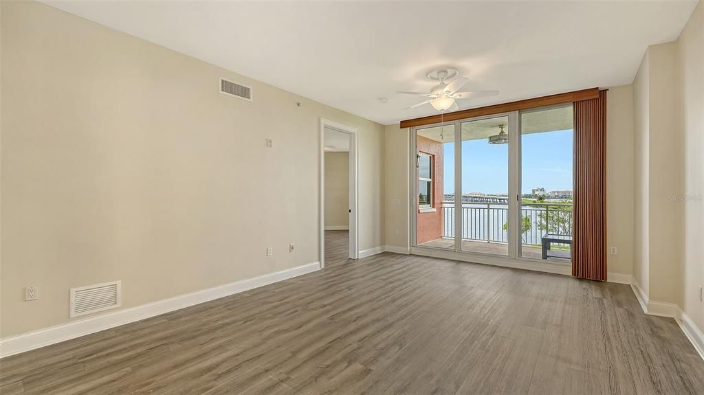 For Sale: $459,900 (3 beds, 2 baths, 2115 Square Feet)