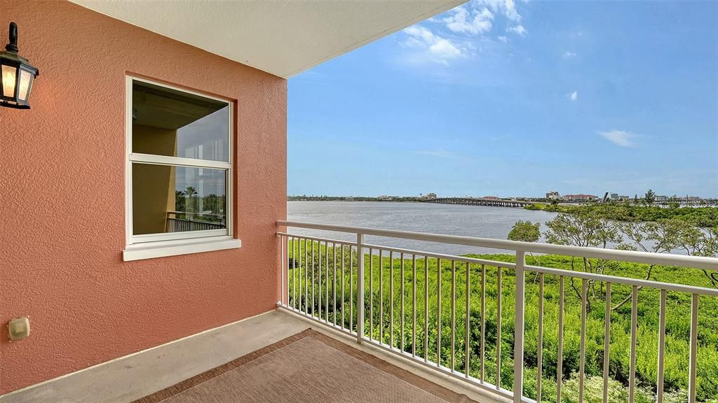 For Sale: $459,900 (3 beds, 2 baths, 2115 Square Feet)