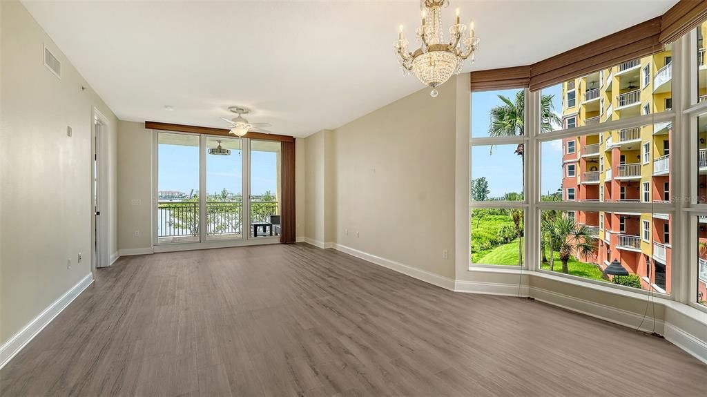 For Sale: $459,900 (3 beds, 2 baths, 2115 Square Feet)