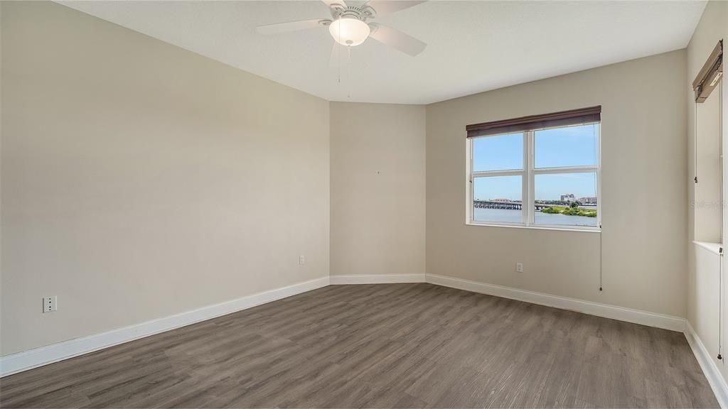 For Sale: $459,900 (3 beds, 2 baths, 2115 Square Feet)