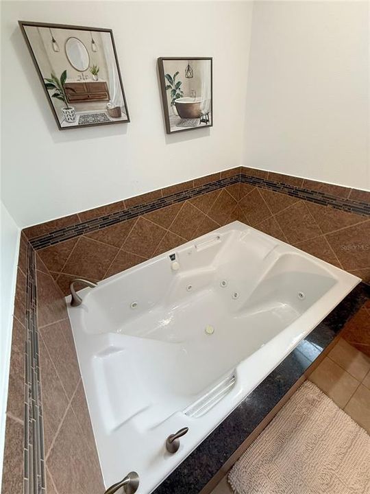 Active With Contract: $625,000 (3 beds, 2 baths, 1411 Square Feet)