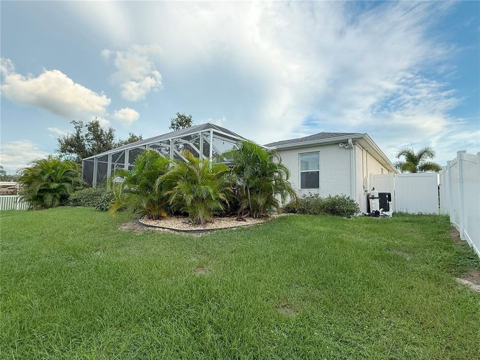 Active With Contract: $625,000 (3 beds, 2 baths, 1411 Square Feet)