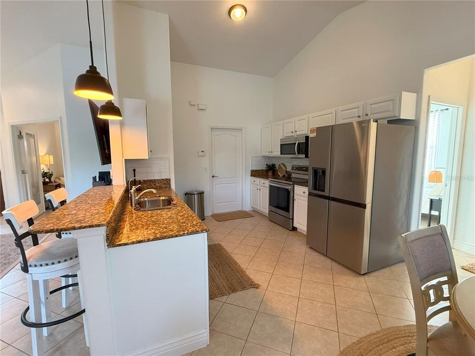 Active With Contract: $625,000 (3 beds, 2 baths, 1411 Square Feet)