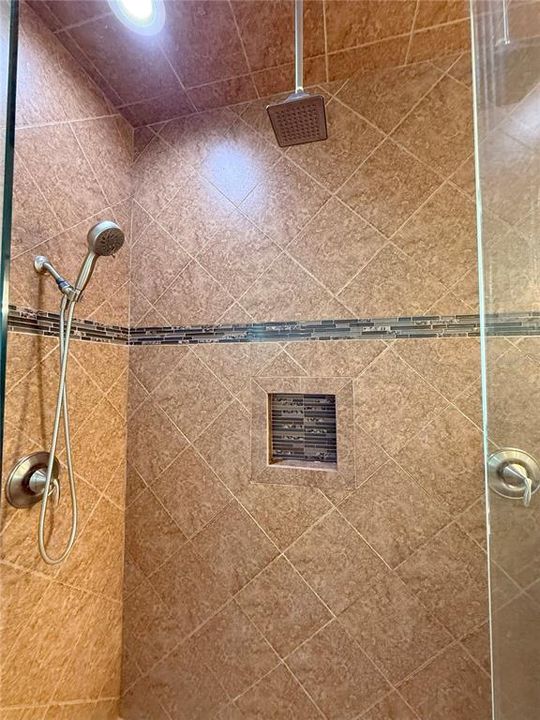 Active With Contract: $625,000 (3 beds, 2 baths, 1411 Square Feet)