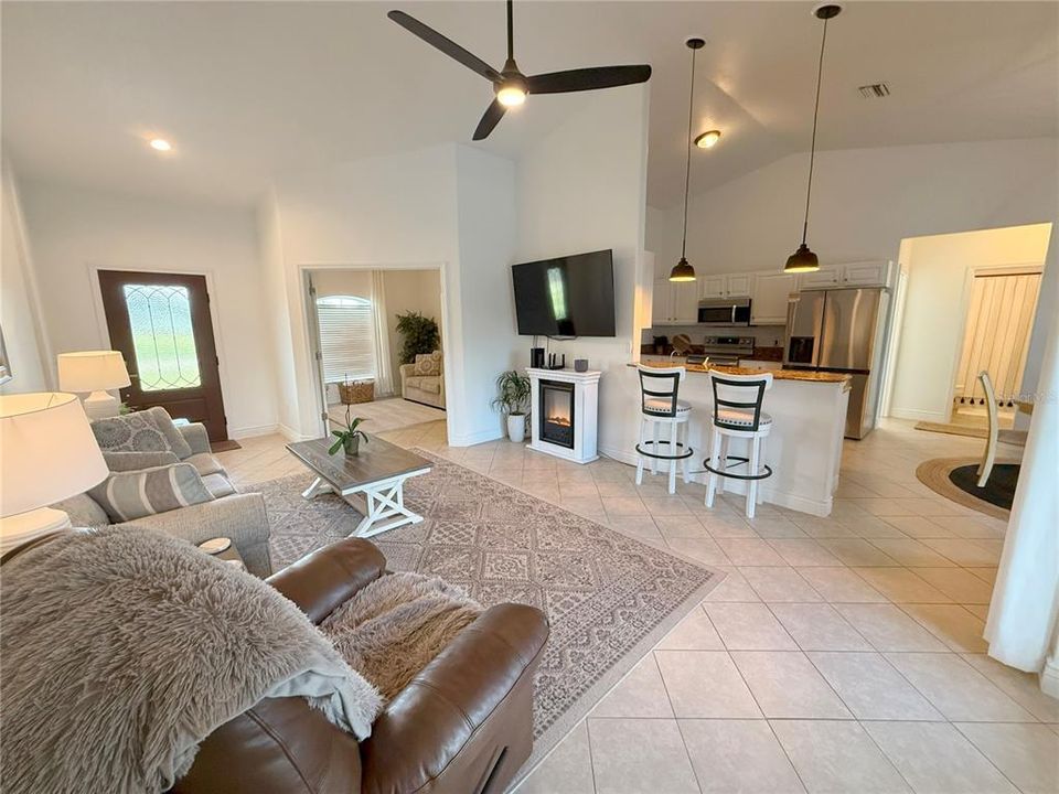 Active With Contract: $625,000 (3 beds, 2 baths, 1411 Square Feet)