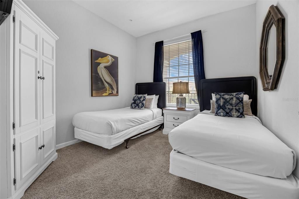 Active With Contract: $520,000 (3 beds, 2 baths, 1447 Square Feet)