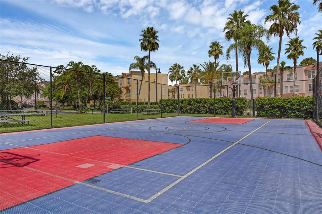 Active With Contract: $520,000 (3 beds, 2 baths, 1447 Square Feet)