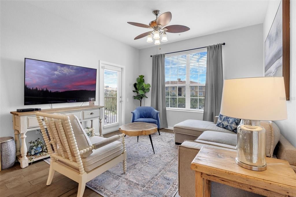 Active With Contract: $520,000 (3 beds, 2 baths, 1447 Square Feet)