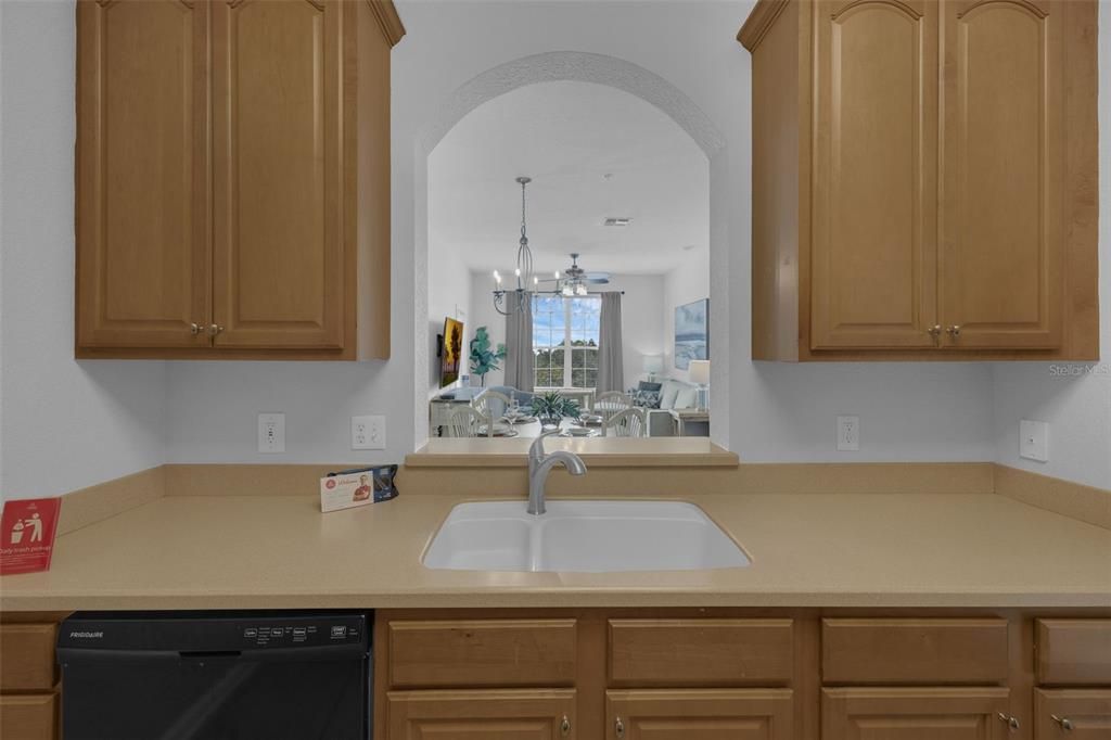 Active With Contract: $520,000 (3 beds, 2 baths, 1447 Square Feet)