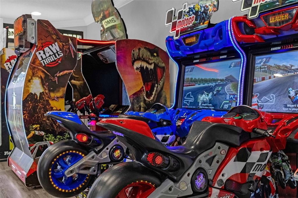 Active With Contract: $520,000 (3 beds, 2 baths, 1447 Square Feet)