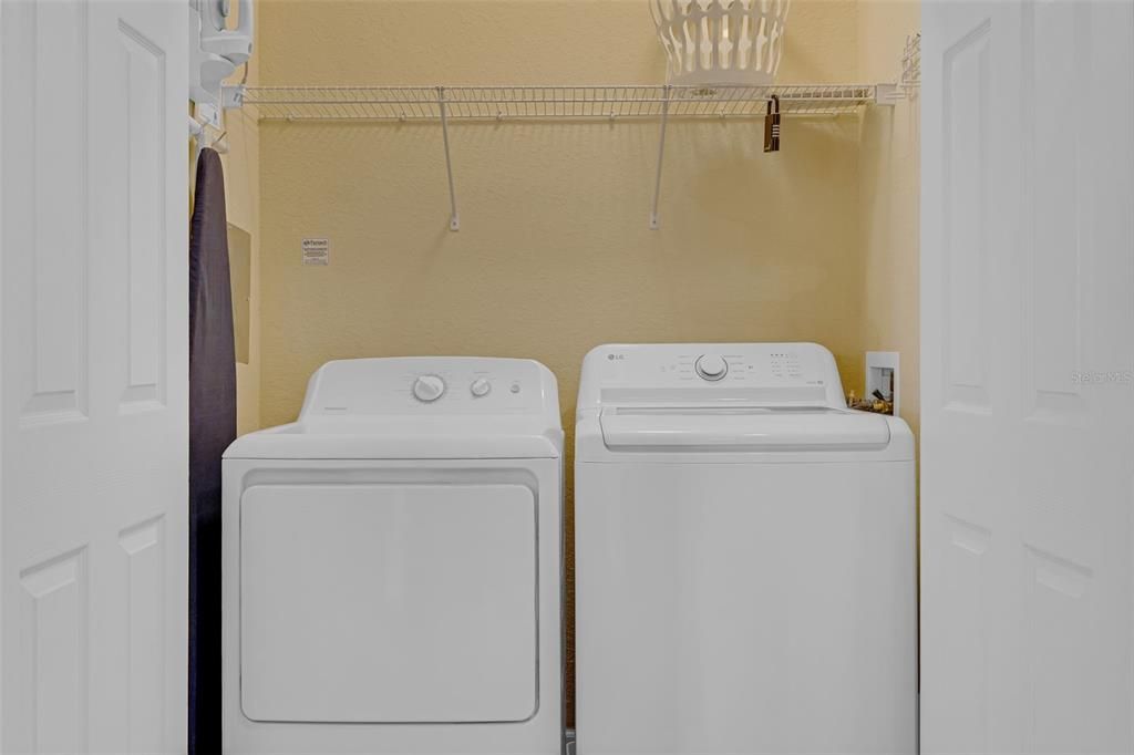 Active With Contract: $520,000 (3 beds, 2 baths, 1447 Square Feet)