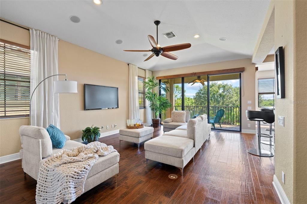 待售: $550,000 (3 贝兹, 2 浴室, 2670 平方英尺)