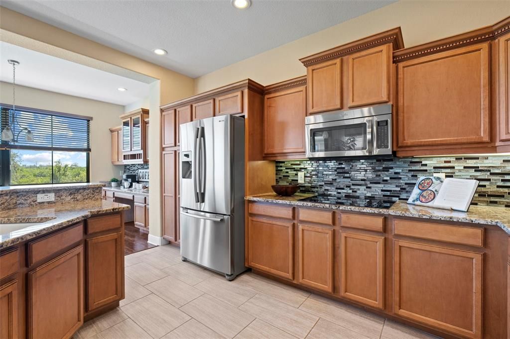 待售: $550,000 (3 贝兹, 2 浴室, 2670 平方英尺)