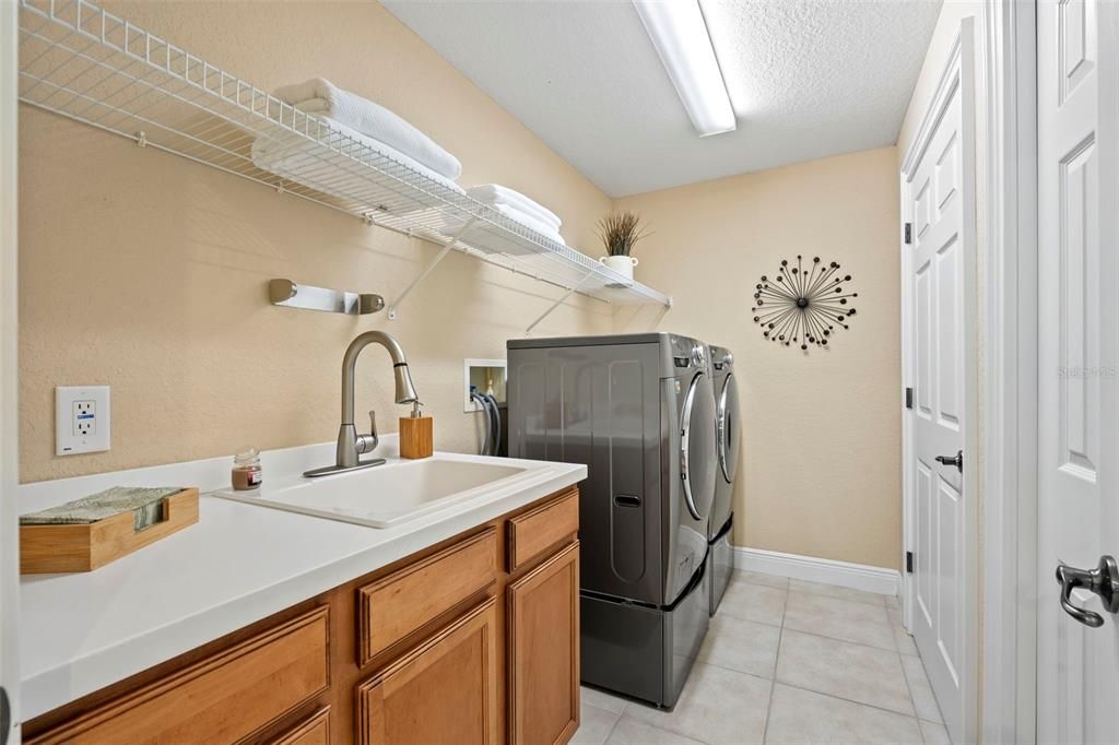 待售: $550,000 (3 贝兹, 2 浴室, 2670 平方英尺)