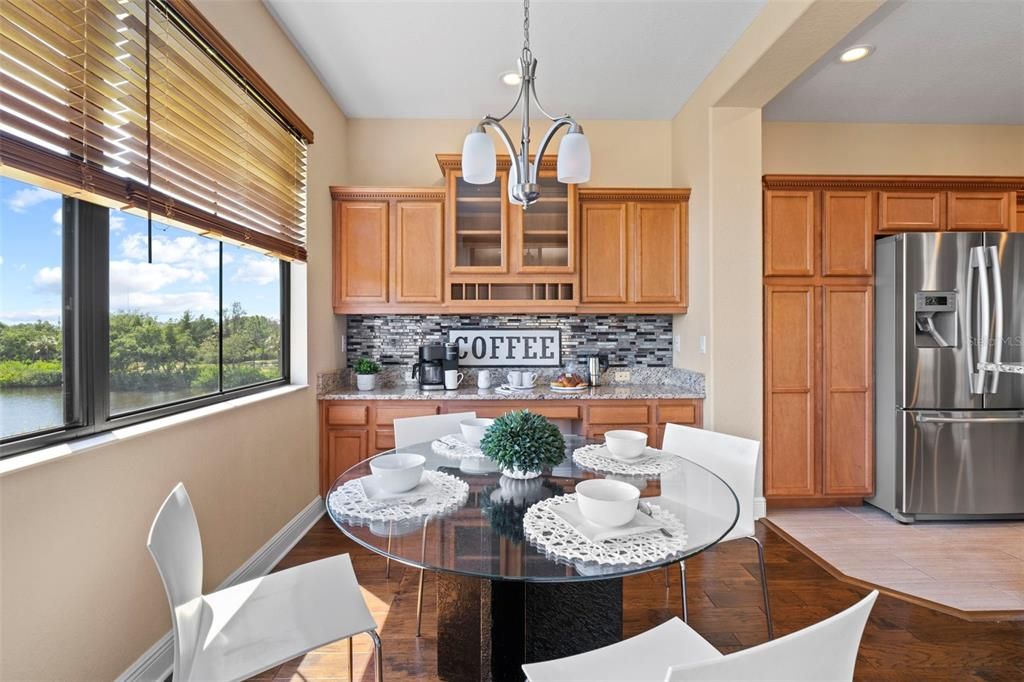 待售: $550,000 (3 贝兹, 2 浴室, 2670 平方英尺)