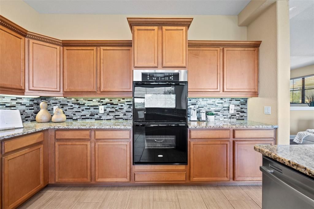 待售: $550,000 (3 贝兹, 2 浴室, 2670 平方英尺)