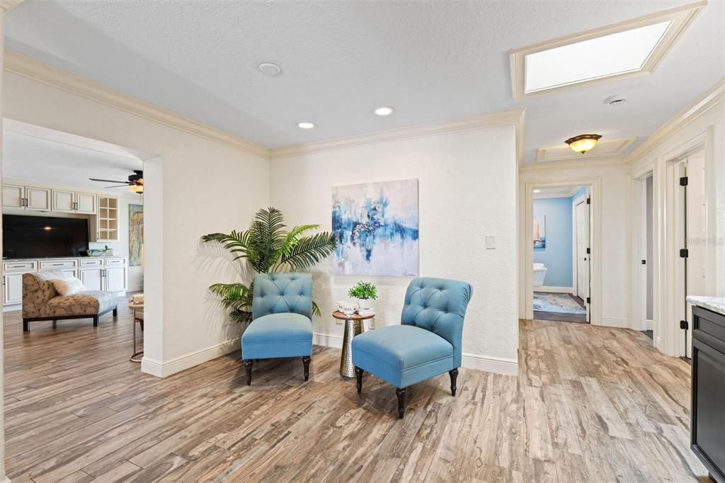 Под контрактом: $1,550,000 (4 спален, 3 ванн, 2630 Квадратных фут)