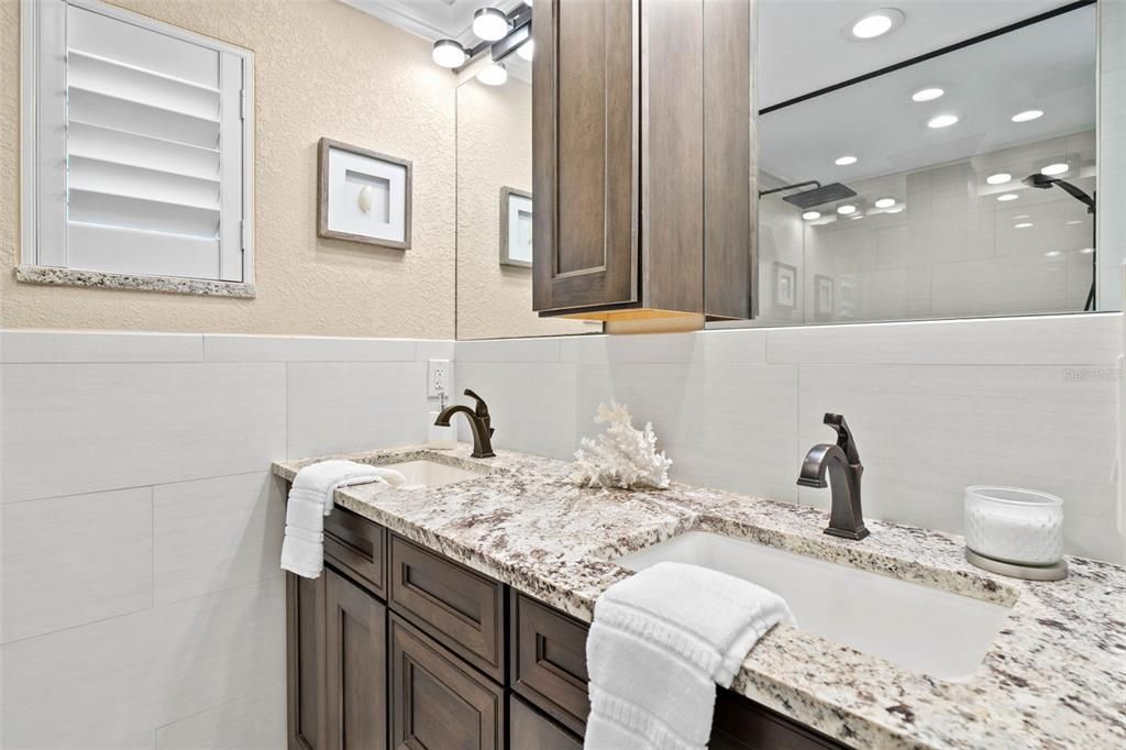 Под контрактом: $1,550,000 (4 спален, 3 ванн, 2630 Квадратных фут)