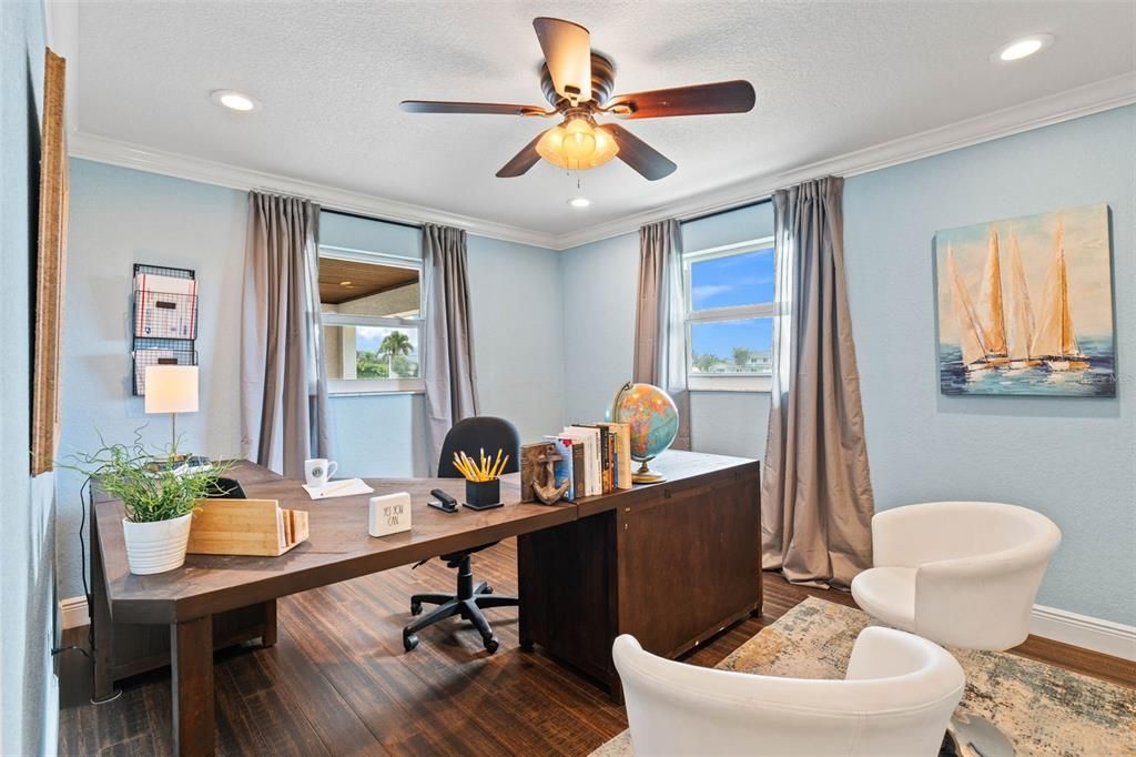 Под контрактом: $1,550,000 (4 спален, 3 ванн, 2630 Квадратных фут)