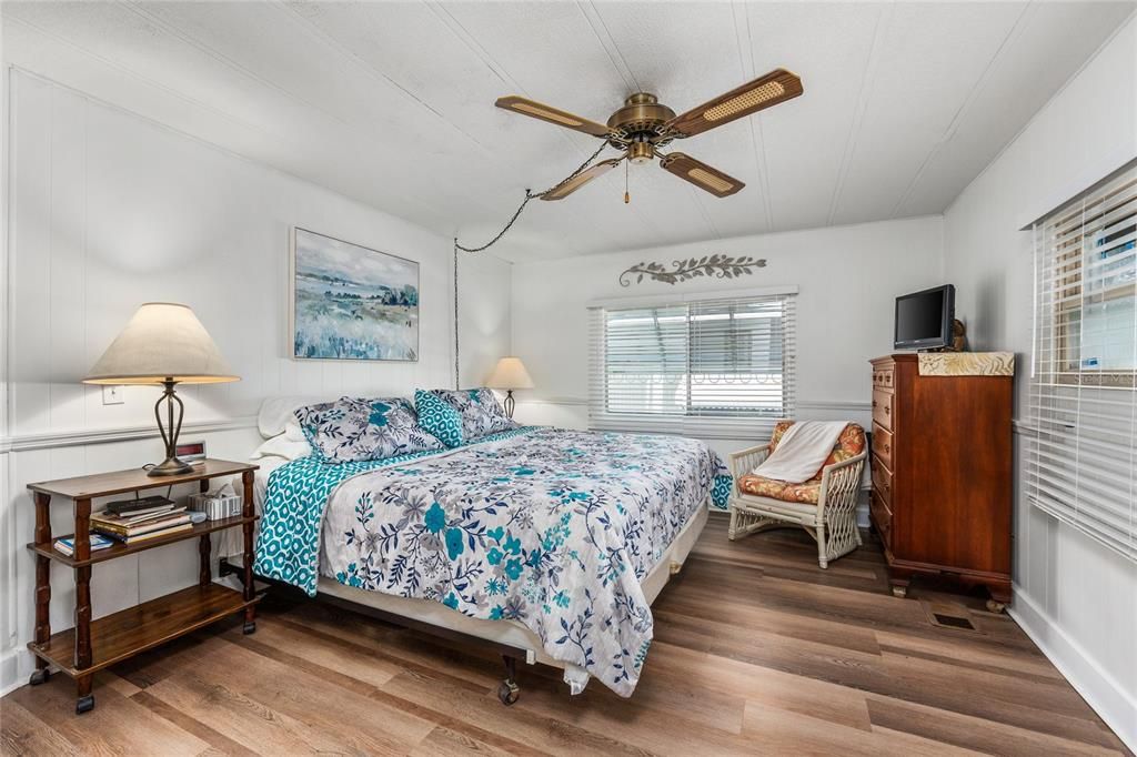 For Sale: $177,000 (2 beds, 2 baths, 1064 Square Feet)