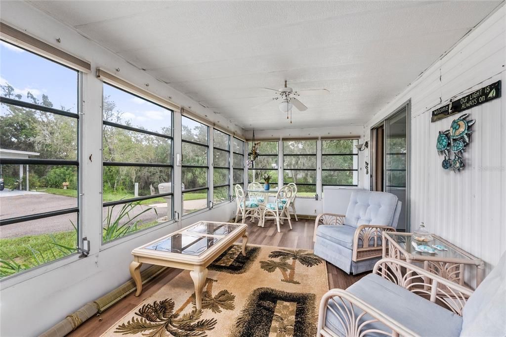 For Sale: $177,000 (2 beds, 2 baths, 1064 Square Feet)