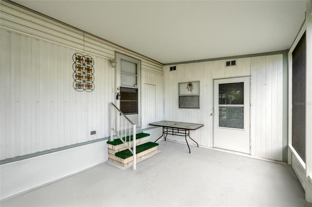 For Sale: $177,000 (2 beds, 2 baths, 1064 Square Feet)