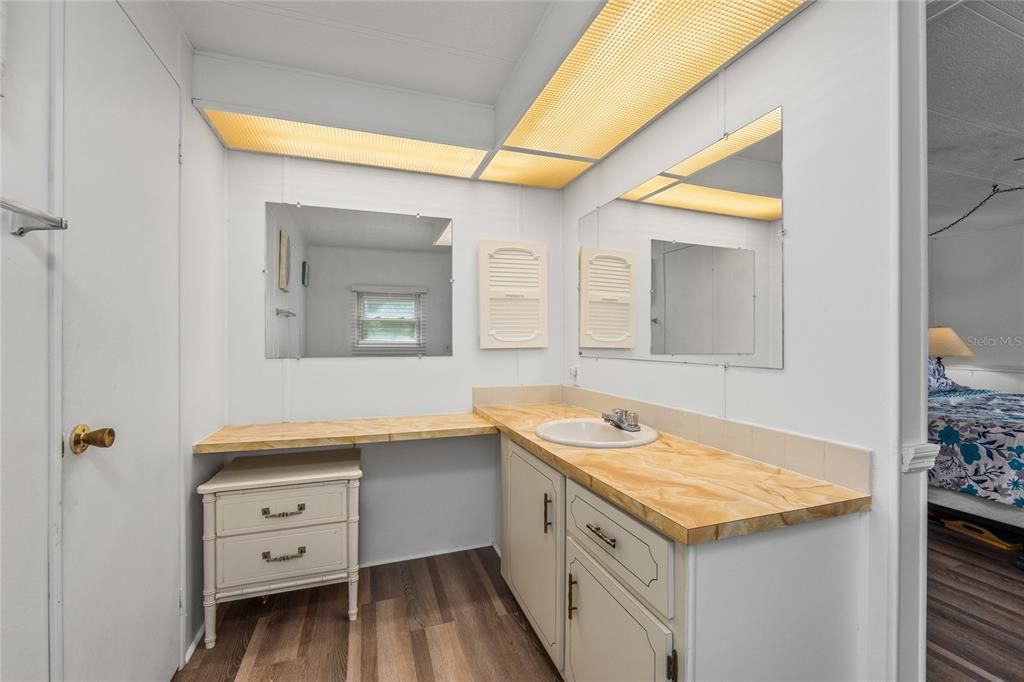 For Sale: $177,000 (2 beds, 2 baths, 1064 Square Feet)