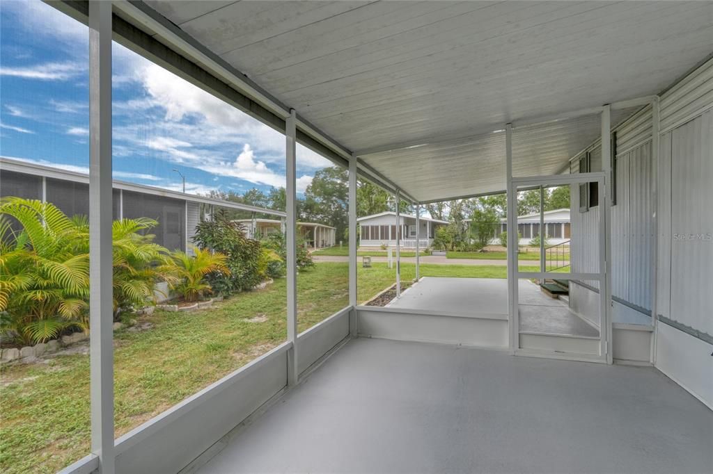 For Sale: $177,000 (2 beds, 2 baths, 1064 Square Feet)