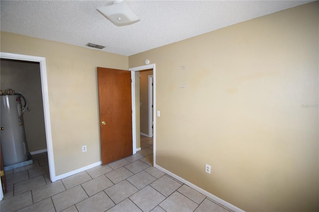 For Sale: $119,900 (2 beds, 1 baths, 662 Square Feet)