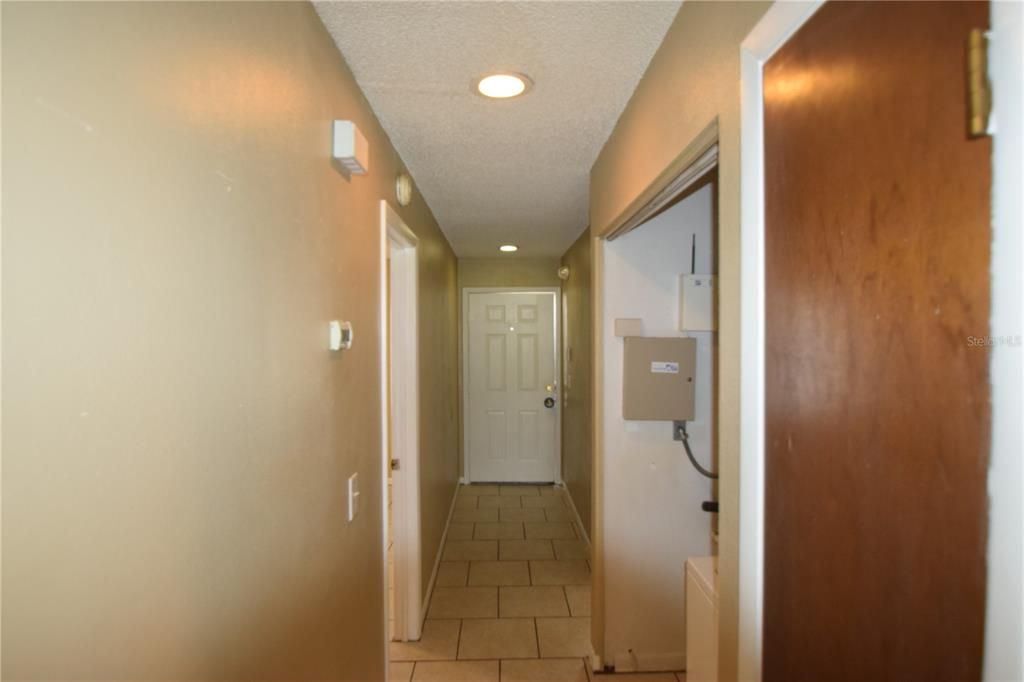 For Sale: $119,900 (2 beds, 1 baths, 662 Square Feet)