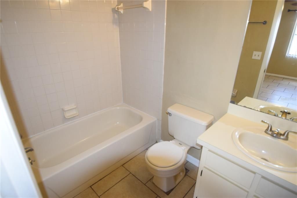 For Sale: $119,900 (2 beds, 1 baths, 662 Square Feet)