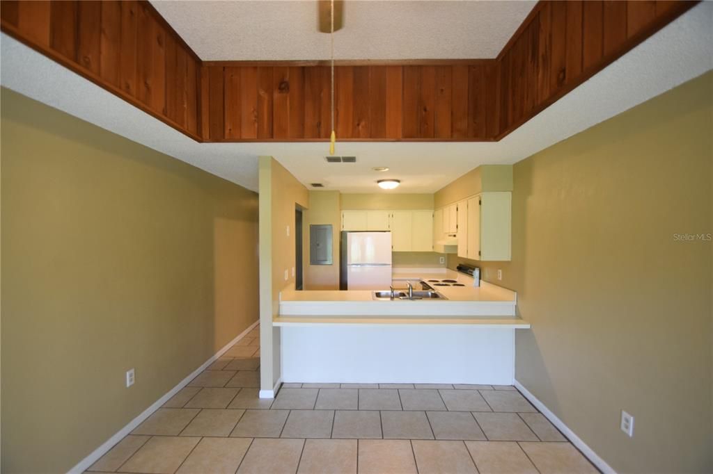 For Sale: $119,900 (2 beds, 1 baths, 662 Square Feet)