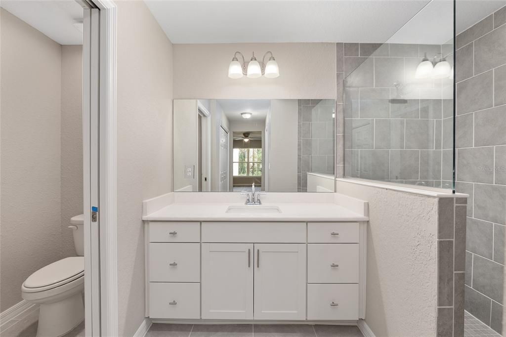 合同活跃: $279,900 (3 贝兹, 2 浴室, 1695 平方英尺)