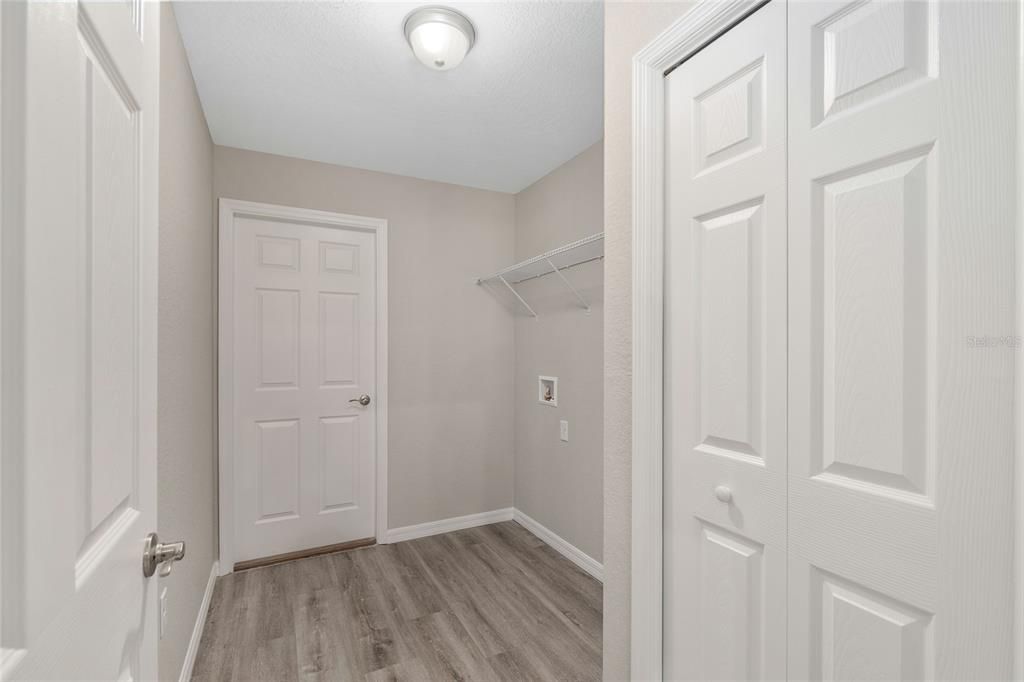 合同活跃: $279,900 (3 贝兹, 2 浴室, 1695 平方英尺)