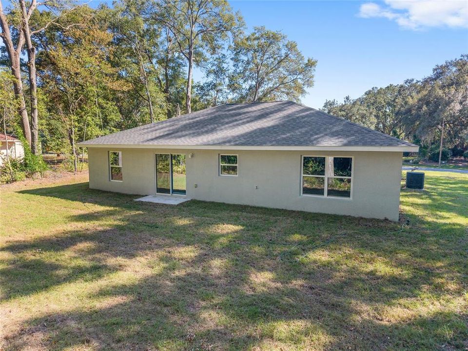 合同活跃: $279,900 (3 贝兹, 2 浴室, 1695 平方英尺)