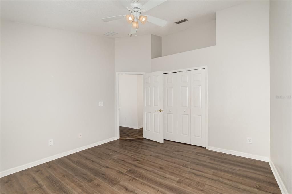 Под контрактом: $2,400 (3 спален, 2 ванн, 1806 Квадратных фут)