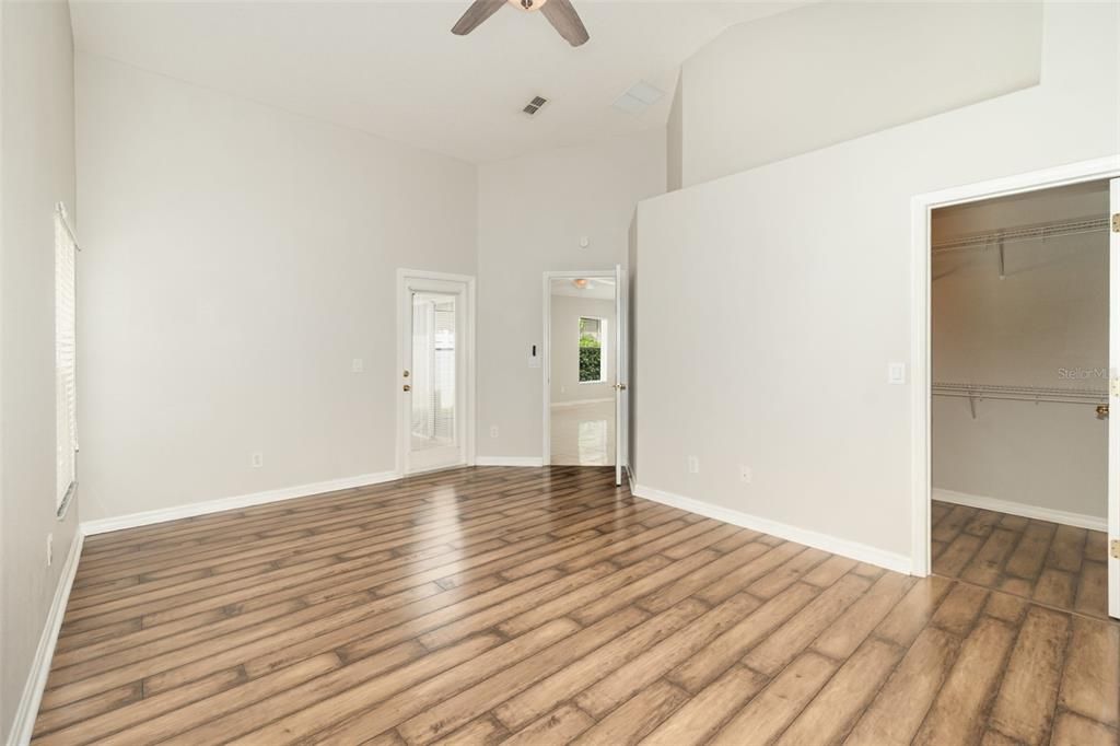 Под контрактом: $2,400 (3 спален, 2 ванн, 1806 Квадратных фут)