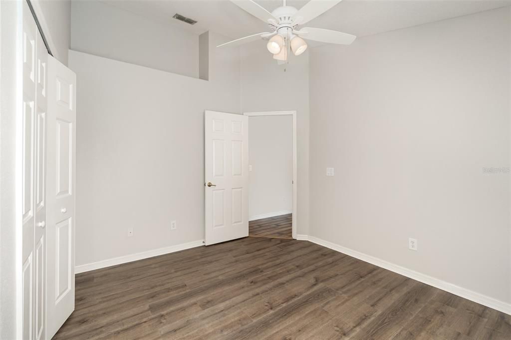 Под контрактом: $2,400 (3 спален, 2 ванн, 1806 Квадратных фут)