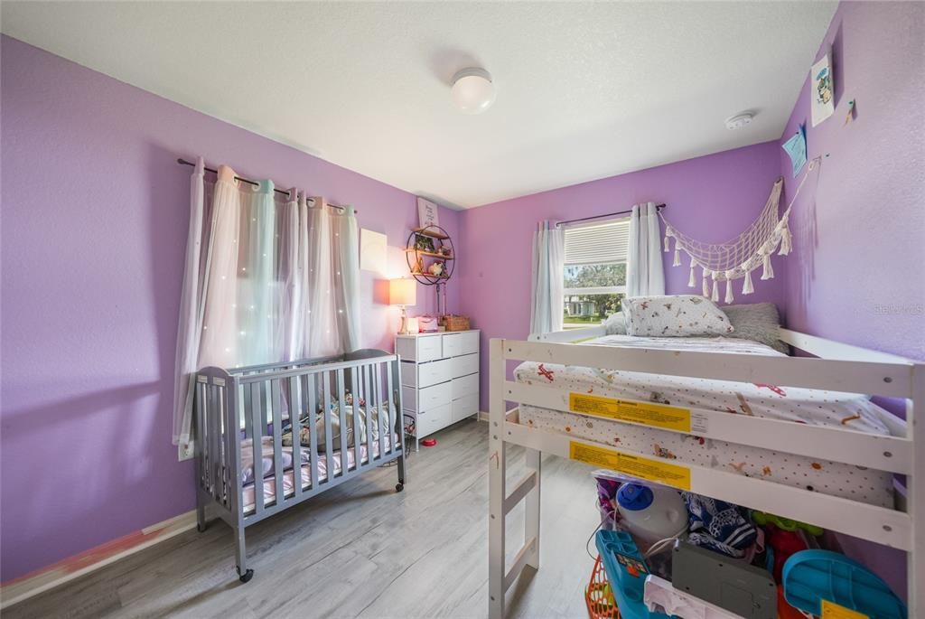 合同活跃: $229,000 (3 贝兹, 2 浴室, 1112 平方英尺)