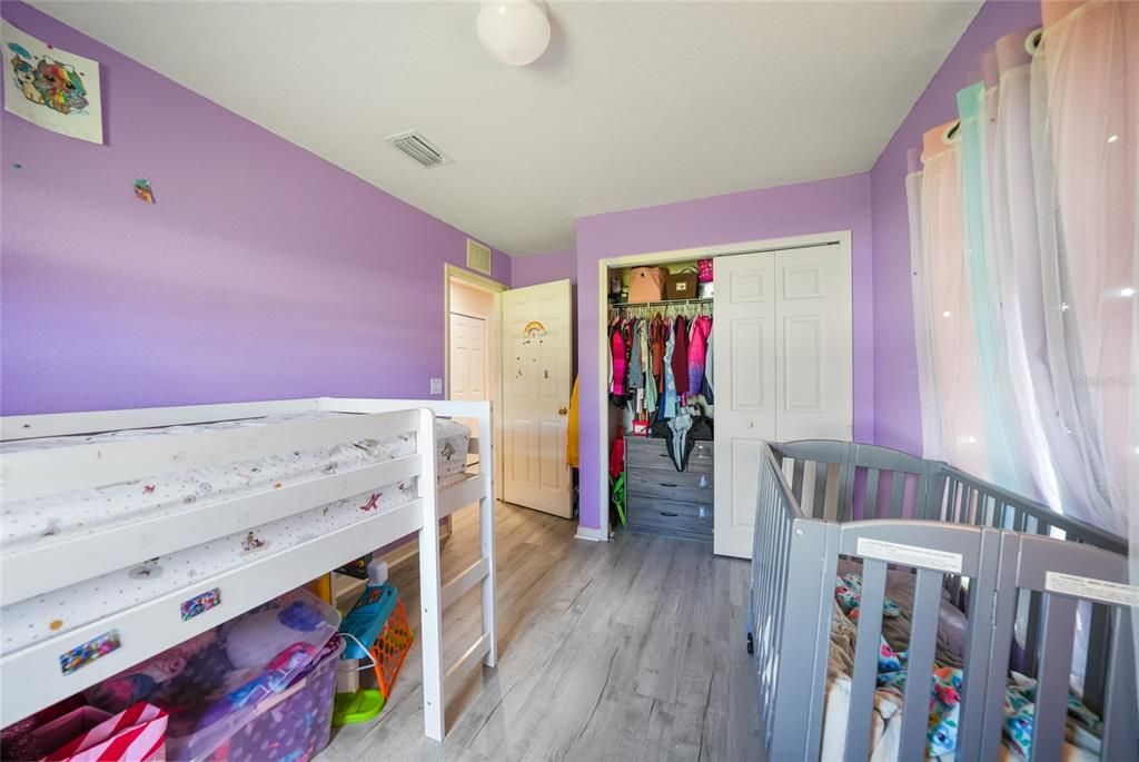 合同活跃: $229,000 (3 贝兹, 2 浴室, 1112 平方英尺)