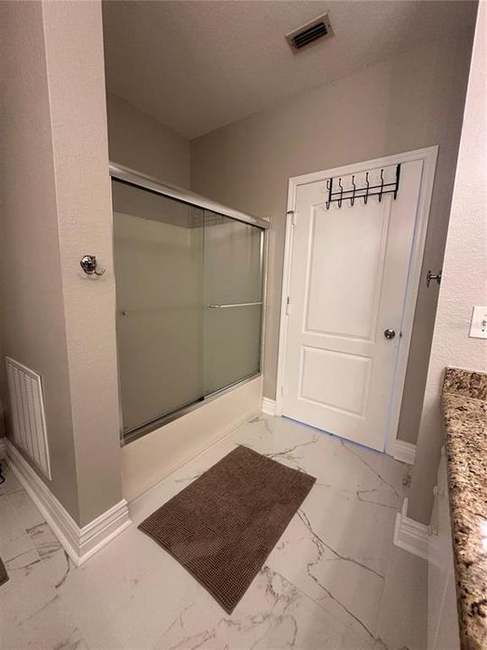 В аренду: $3,200 (3 спален, 2 ванн, 1870 Квадратных фут)