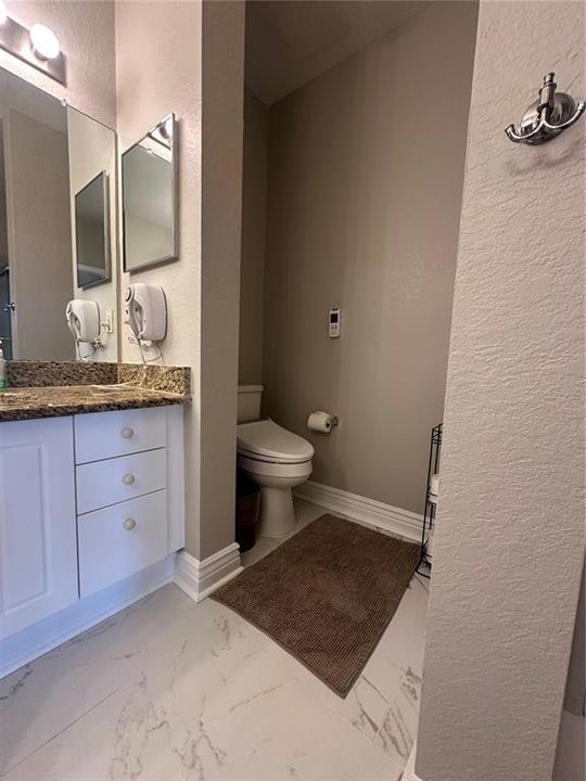 В аренду: $3,200 (3 спален, 2 ванн, 1870 Квадратных фут)